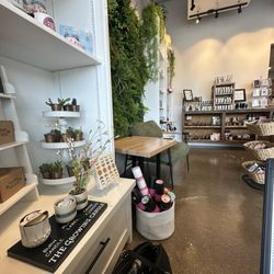 Casual Grounds Coffee - Inside