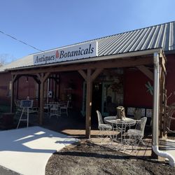 Antiques & Botanicals - Outside