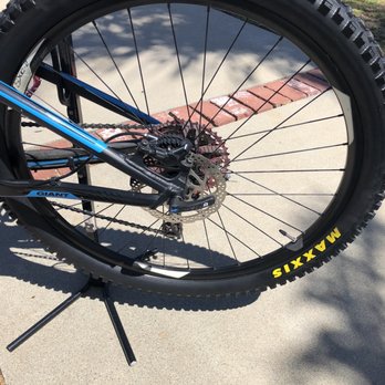 BikeFIX - Rear Tire Tubeless conversion with new Maxxis Minion DHRII. - Bike Repair/Maintenance Near Me - Chino, California BikeFIX - Rear Tire Tubeless conversion with new Maxxis Minion DHRII. - Bike Repair/Maintenance Near Me - Chino, California