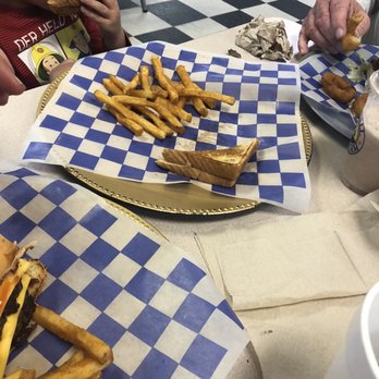 Honey Bee Ham & Deli - Burgers Near Me - Conroe, Texas