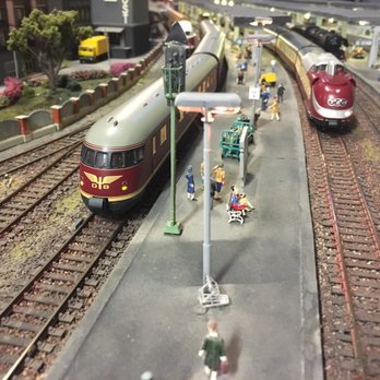 Modell Eisenbahn Club - Links der VT08-auch Weltmeisterzug genannt rechts der Legendäre Vt11.5 TEE - Social Clubs Near Me - Bielefeld, NW