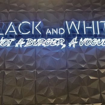 Black and White Burger - Fast Food Near Me - Brussels, BRU