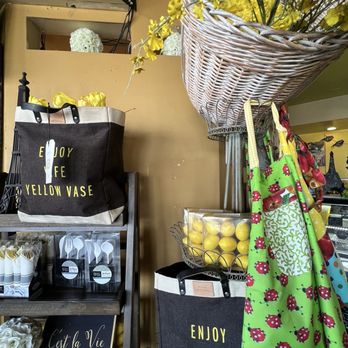 Yellow Vase - Floral Designers Near Me - Rancho Palos Verdes, California