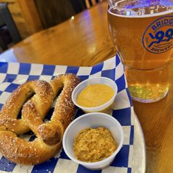 Bridge 99 Brewery - Pretzel w/ stone-ground & honey mustard