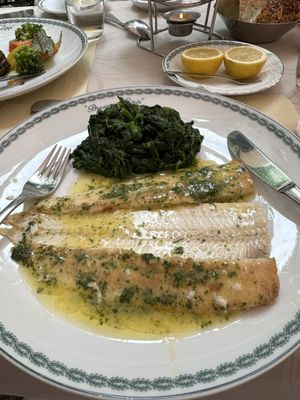Brasserie Lipp by null