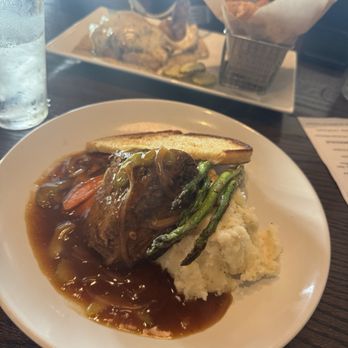 Coopers Central Table & Cocktail - Pot roast and Deburger. - Cocktail Bars Near Me - Norwalk, Iowa
