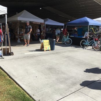 Lōkahi Kailua Market - Entrance - Farmers Market Near Me - Kailua, Hawaii