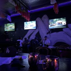 Novacane Sports Bar & Grill - Bar area
