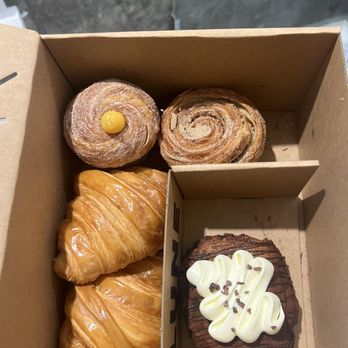 Lune Cbd - Butter croissants, triple chocolate croissant, morning bun, lemon curd bun - Coffee & Tea Near Me - Melbourne, VIC Lune Cbd - Butter croissants, triple chocolate croissant, morning bun, lemon curd bun - Coffee & Tea Near Me - Melbourne, VIC