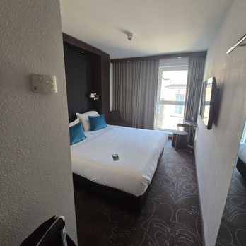 Hotel Motel One - King single room 328 - Hotels Near Me - Newcastle Upon Tyne, XTW