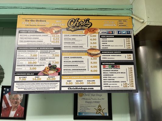 Chris' Famous Hotdogs by null