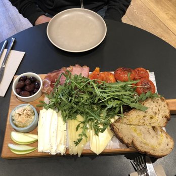 Federal - Ploughman's - Coffee & Tea Near Me - Gerona, GI Federal - Ploughman's - Coffee & Tea Near Me - Gerona, GI