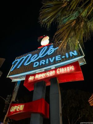 Mel's Drive-in by null