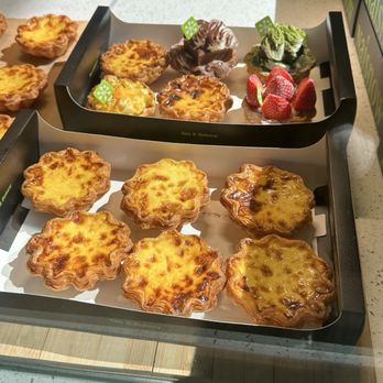 Naisnow Tea and Bakery - Egg tart - Bubble Tea Near Me - Flushing, New York