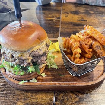 Da Burger Wing Hub - Burgers Near Me - Wahiawa, Hawaii Da Burger Wing Hub - Burgers Near Me - Wahiawa, Hawaii