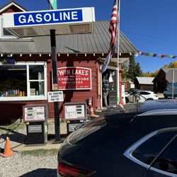 Twin Lakes General Store