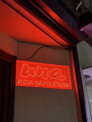 Una Pizza Napoletana by null