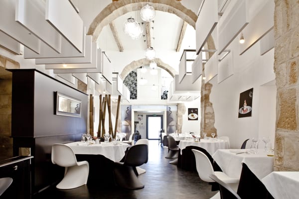 La Table Saint Crescent by null