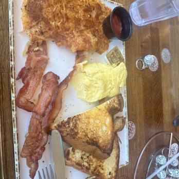 Madres Brunch - 2 egg combo - Breakfast & Brunch Near Me - Long Beach, California Madres Brunch - 2 egg combo - Breakfast & Brunch Near Me - Long Beach, California