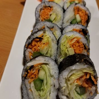 Basil Leaf - Veggie roll was bland with lettuce as filler and other flavorless vegtables. - Sushi Bars Near Me - St. Pete Beach, Florida