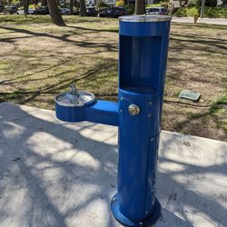 Kew-Balmy Beach - Water fountain