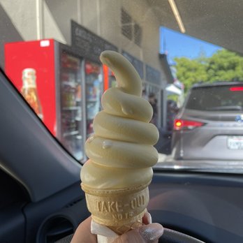 Meadowlark Dairy - Pineapple and Vanilla Swirl - Ice Cream & Frozen Yogurt Near Me - Pleasanton, California Meadowlark Dairy - Pineapple and Vanilla Swirl - Ice Cream & Frozen Yogurt Near Me - Pleasanton, California