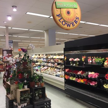 Shaw's - Flowers! - Grocery Near Me - Wiscasset, Maine