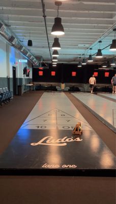 Ludo's Shuffleboard Bar by null