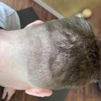 North Shore Barber Shop - See that fancy half mohawk-thingie in the back? - Barbers Near Me - Northbrook, Illinois North Shore Barber Shop - See that fancy half mohawk-thingie in the back? - Barbers Near Me - Northbrook, Illinois