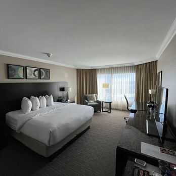 InterContinental Toronto Centre - View of room - Hotels Near Me - Toronto, Ontario InterContinental Toronto Centre - View of room - Hotels Near Me - Toronto, Ontario