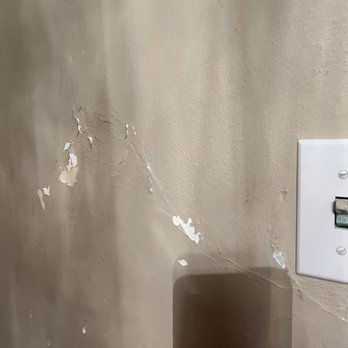 Bellhop Moving - They scraped my walls moving items - Movers Near Me - Atlanta, Georgia