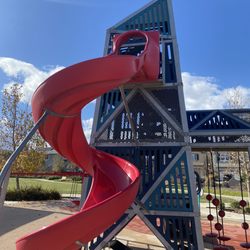 Sycamore Park - Tall Swirly Slide