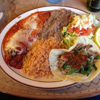 Colima - Combination plate $8 chili and taco carnitas - Mexican Near Me - Hanford, California Colima - Combination plate $8 chili and taco carnitas - Mexican Near Me - Hanford, California