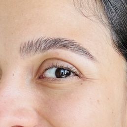 Eyebrow shaping, tint & lamination