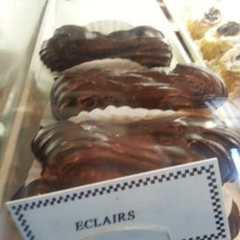 Lyndon Diner - Eclairs. I boight three for post dinner sugar coma later tonight - Diners Near Me - York, Pennsylvania Lyndon Diner - Eclairs. I boight three for post dinner sugar coma later tonight - Diners Near Me - York, Pennsylvania