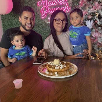 Madres Brunch - Breakfast & Brunch Near Me - Bellflower, California