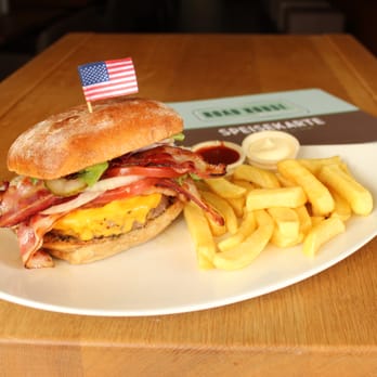 Road House Downtown - Bacon Cheeseburger Deluxe - Burgers Near Me - Paderborn, NW Road House Downtown - Bacon Cheeseburger Deluxe - Burgers Near Me - Paderborn, NW