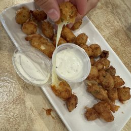 Garlic cheese curds Garlic cheese curds