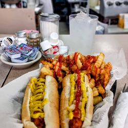 Gaylyn's Diner - Hot Dogs any way you like!