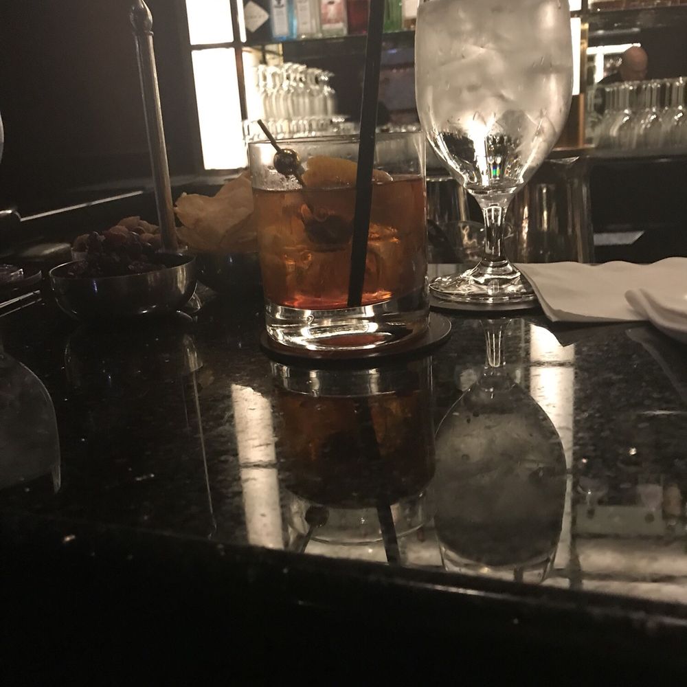 The Peninsula Chicago - Hands down the BEST old fashioned I've ever had - Hotels Near Me - Chicago, Illinois The Peninsula Chicago - Hands down the BEST old fashioned I've ever had - Hotels Near Me - Chicago, Illinois