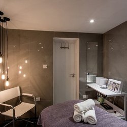 Andre Pierre - Andre Pierre In House Beauty Salon - VIP Rooms