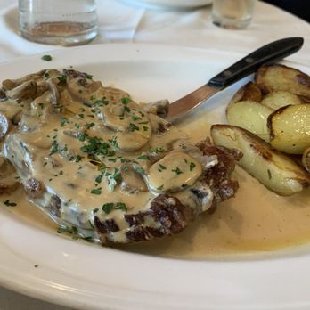Il Poeta - Steak and potatoes - Italian Near Me - Forest Hills, New York