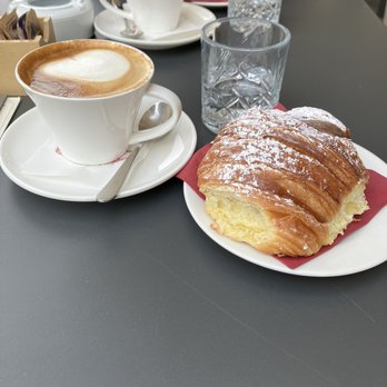 Museo dell'Opera del Duomo - Breakfast at the cafe: cappuccino and pastry - Museums Near Me - Florence, FI