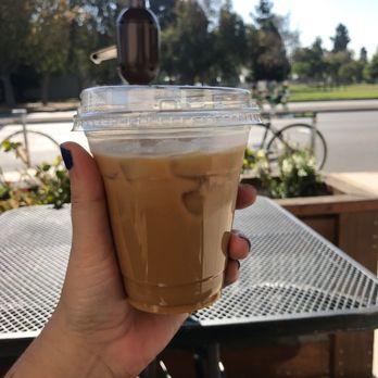 eco coffee - Iced vanilla latte - Cafes Near Me - Long Beach, California