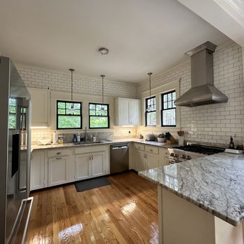 Bee Clean Housekeeping - Kitchen after standard clean - Home Cleaning Near Me