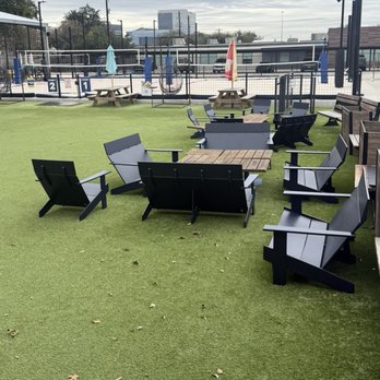Underbelly Burger - Outside seating - Burgers Near Me - Houston, Texas