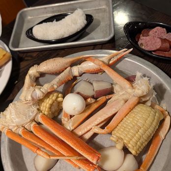 Joe's Crab Shack - Queen sized meal for 2, added a side of rice, garlic bread, and sausage - Seafood Near Me - Garden Grove, California Joe's Crab Shack - Queen sized meal for 2, added a side of rice, garlic bread, and sausage - Seafood Near Me - Garden Grove, California