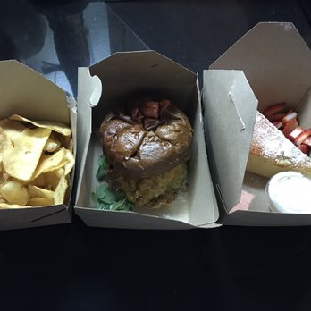 Creekwood - Fried Chicken Sandwich, potato chips, cake - Italian Near Me - Berkeley, California