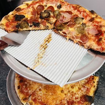 Capo Pazzo - Pizza Near Me - Sarasota, Florida Capo Pazzo - Pizza Near Me - Sarasota, Florida