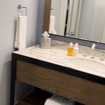 Paradise Point - Super clean bathroom & extra towels. - Resorts Near Me - San Diego, California